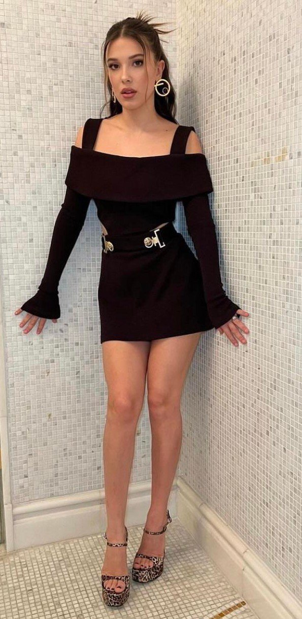 Tô hipnotizado nessa mulher caralho como ela consegue ser tão maravilhoso assim.virei Starker dela #1aQz9afR