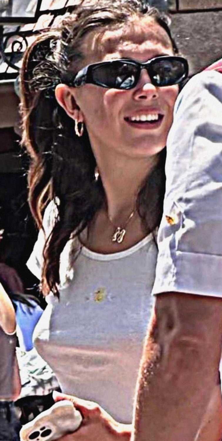Tô hipnotizado nessa mulher caralho como ela consegue ser tão maravilhoso assim.virei Starker dela #kzvC9mBp