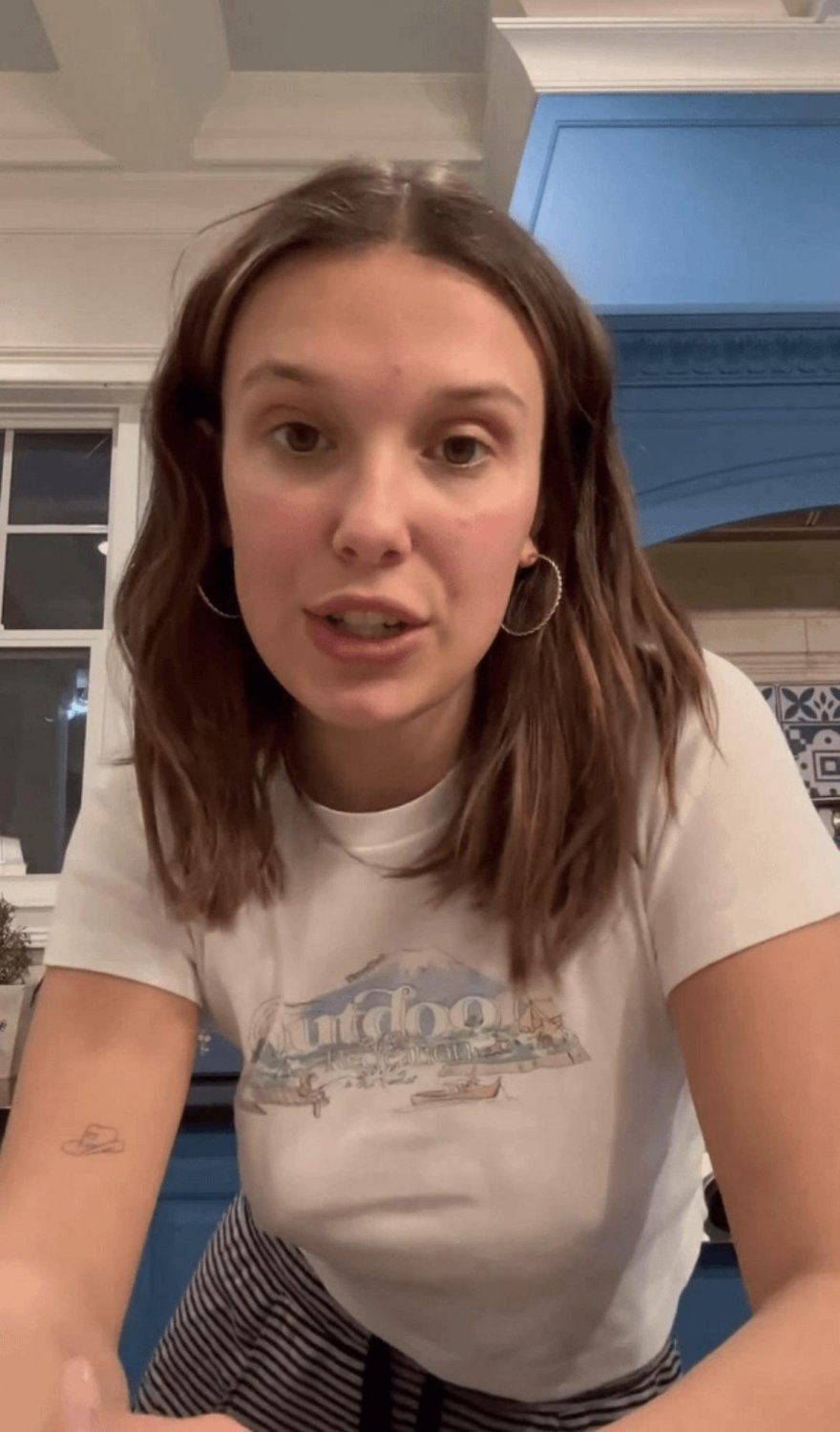 Tô hipnotizado nessa mulher caralho como ela consegue ser tão maravilhoso assim.virei Starker dela #xCyjKDos