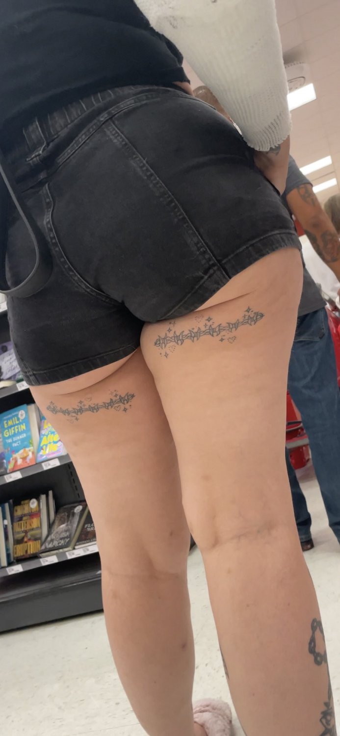 candid goth baddie phat ass #MF9EkZD1