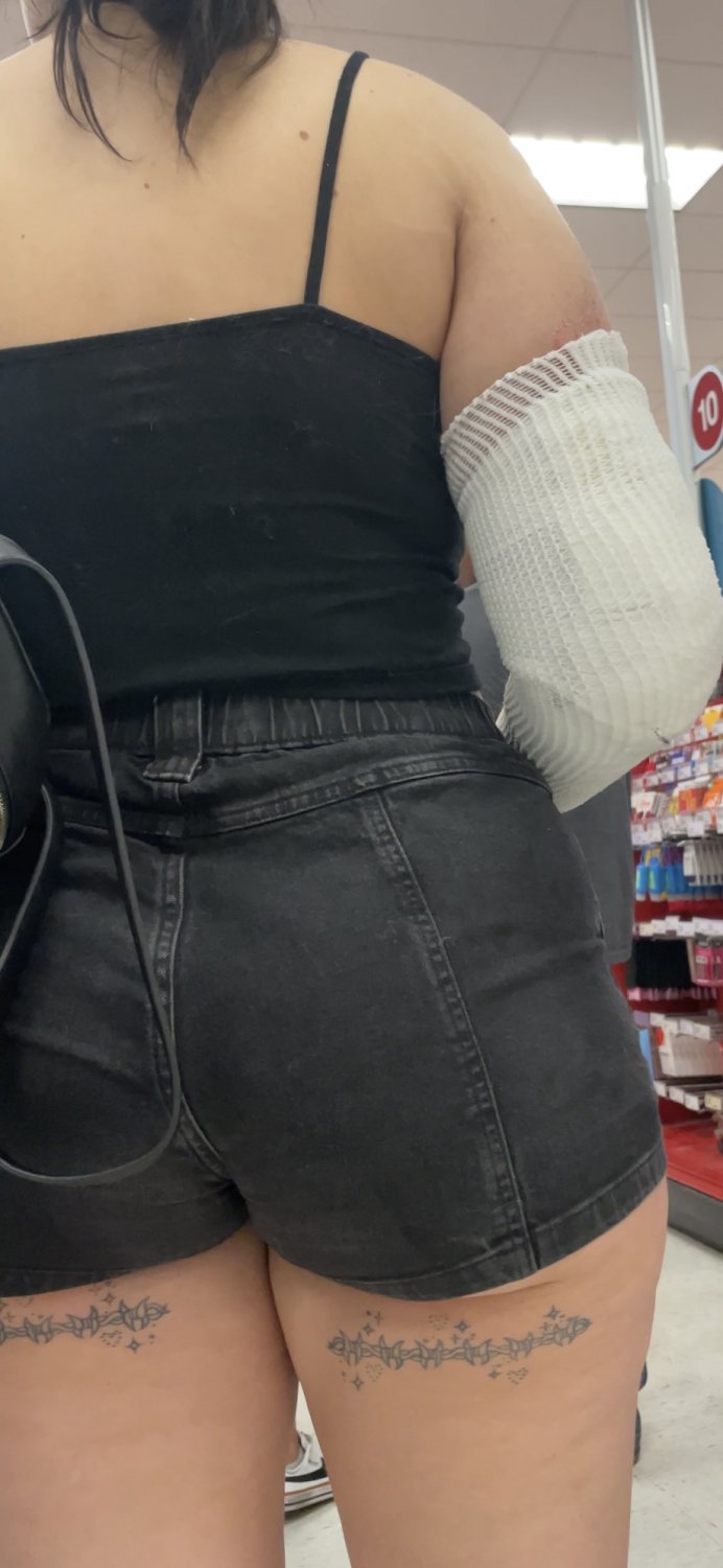 candid goth baddie phat ass #OYinHQea