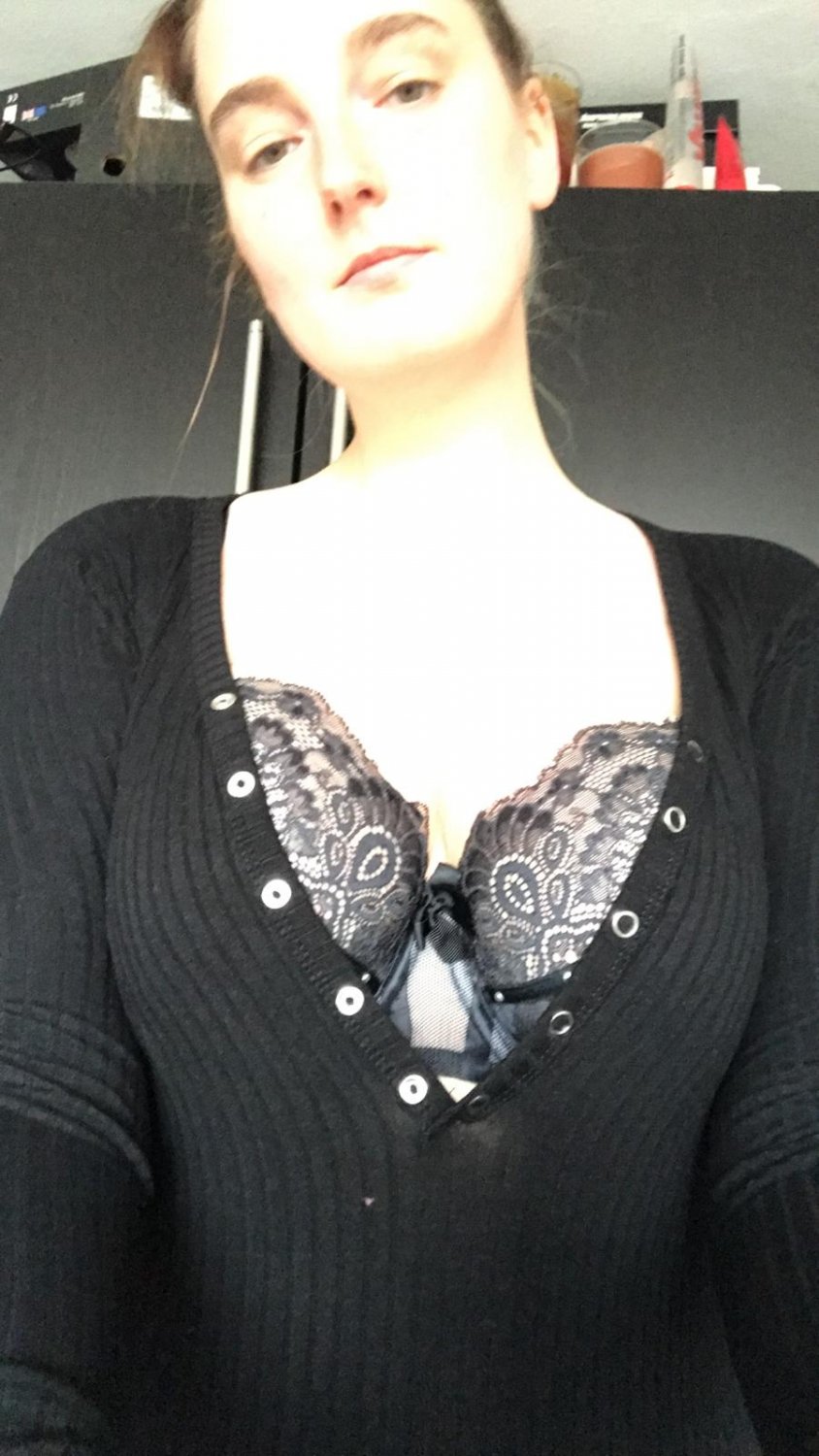 Nicole 33yo wife kik sendgfs22 and send me your girl #mT67474K