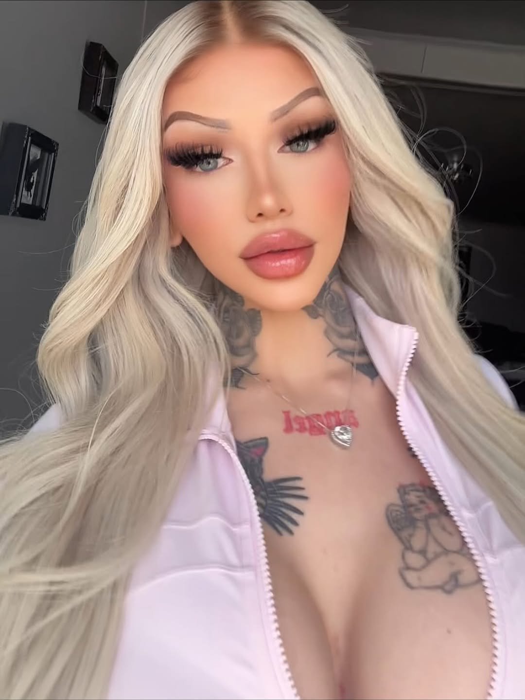 Thick Insta Bimbo #ZIQA2D4V